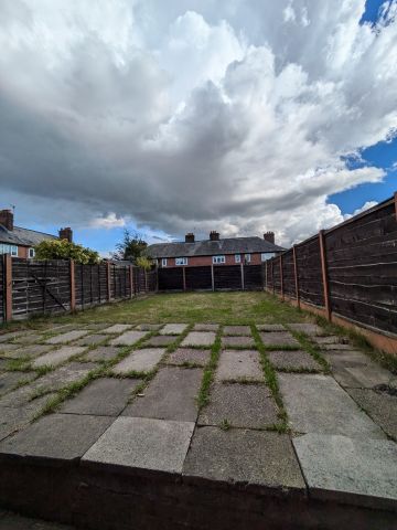 3 Bed Terraced House, Staplehurst Road, M40 - Photo 5