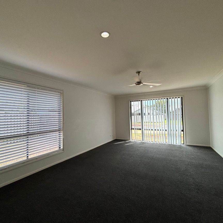 52 Whitehaven Drive, 4740, Blacks Beach - Photo 1