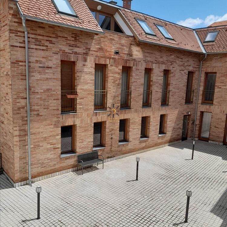 Kiadó lakás - Pécs - Fotó 1