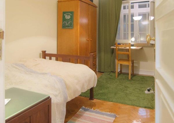 Quarto em Lisboa junto Av Roma