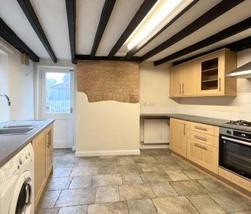 2 bedroom semi-detached house to rent - Photo 3