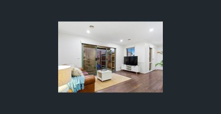 Charming 3-Bedroom Family Home! - Photo 3