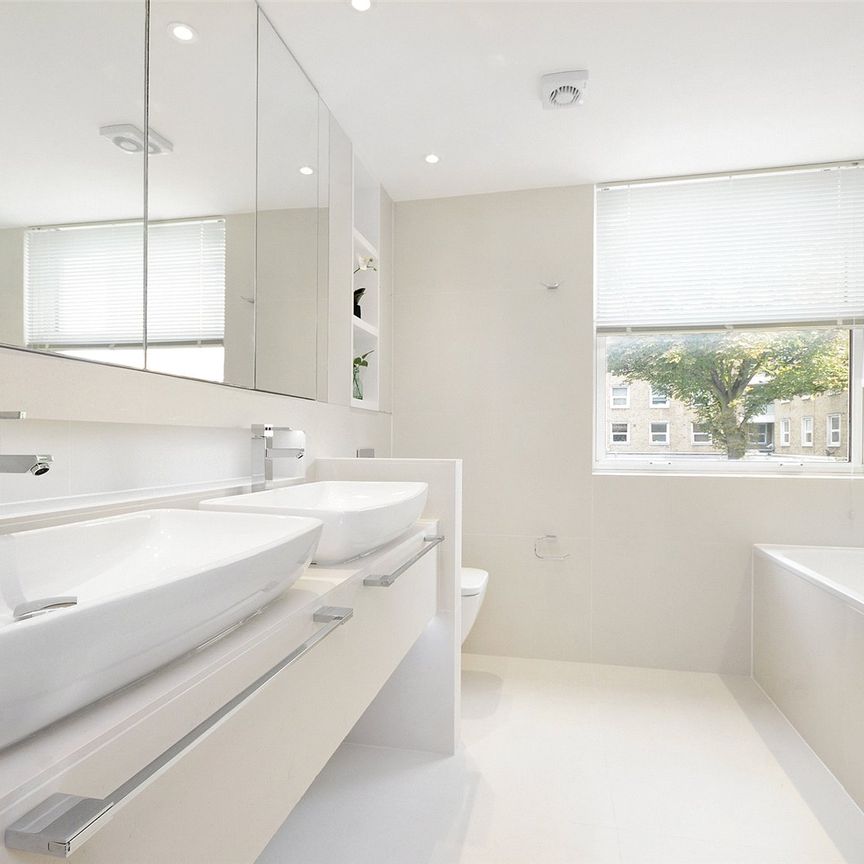 Court Close, St John’s Wood - Photo 1