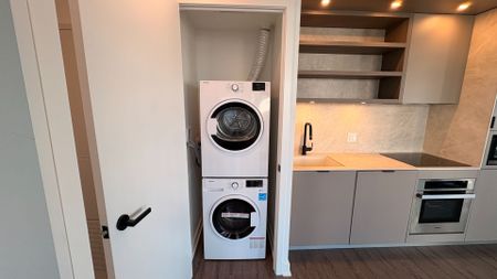 For Lease - 55 Charles Street Unit# 2410, Toronto, Ontario - Photo 3