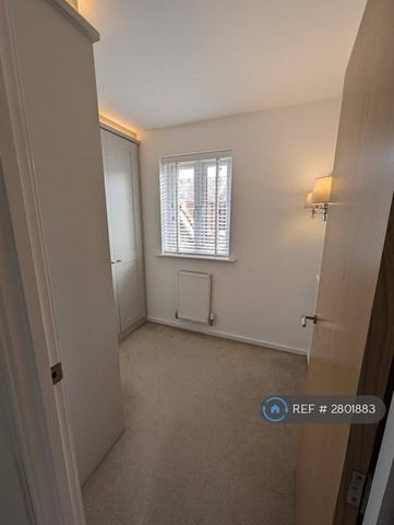 3 bedroom detached house to rent - Photo 3