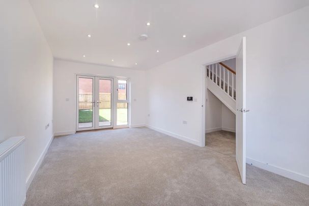 3 bedroom end of terrace house to rent - Photo 1