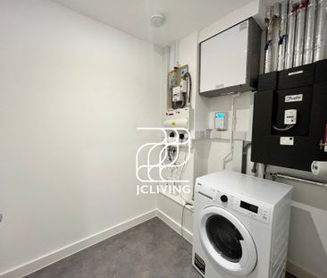 Skyline Apartments, London, E3 - Photo 3