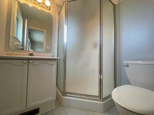 For Lease - 202 Forestglade Crescent, Hunt Club - South Keys and Area, Ontario - Photo 1