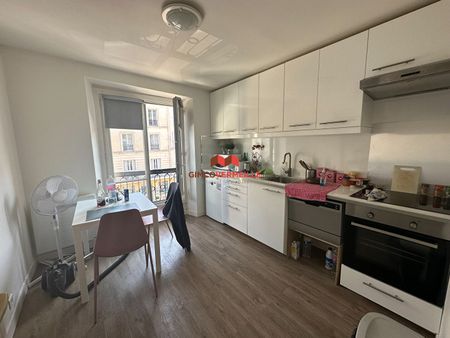 RUE DE LA PAROISSE A VERSAILLES APARTEMENT MEUBLE 2 PIECES 29.80 m2 - Photo 4