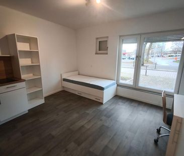 Helles voll möbliertes 1-Zimmer-Apartment direkt am S/U Bahnhof Lic... - Photo 1