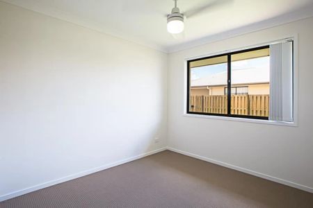 1/21 Azure Street, Rosewood QLD 4340 - House For Rent - $500 | Domain - Photo 5