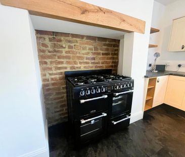2 bedroom semi-detached house to rent - Photo 4