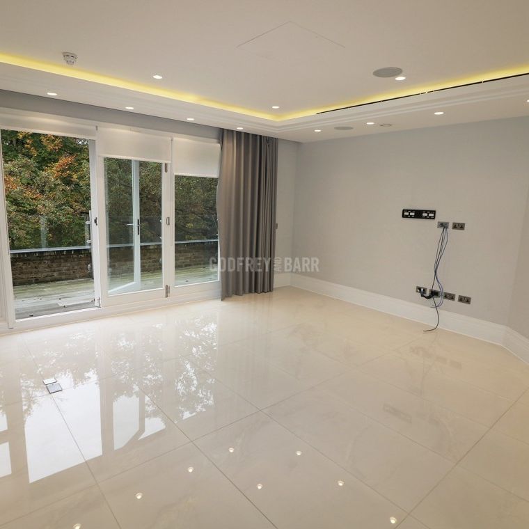 Camlet Way Hadley Wood EN4 - Photo 1