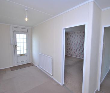 3 bedroom semi-detached bungalow to rent - Photo 6