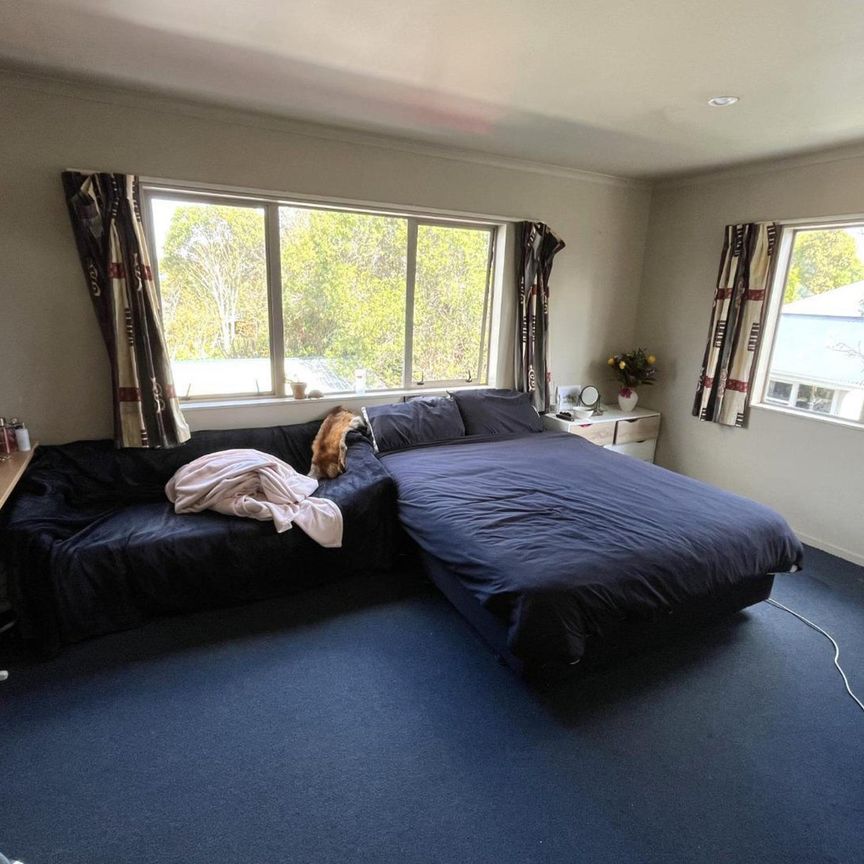 Stylish, spacious and centrally located - Photo 1