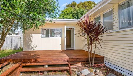 Great Street - Quiet Location! - Photo 5