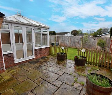 4 bedroom detached house to rent - Photo 1