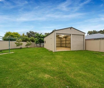 Stunning Home on Large Block - Photo 3
