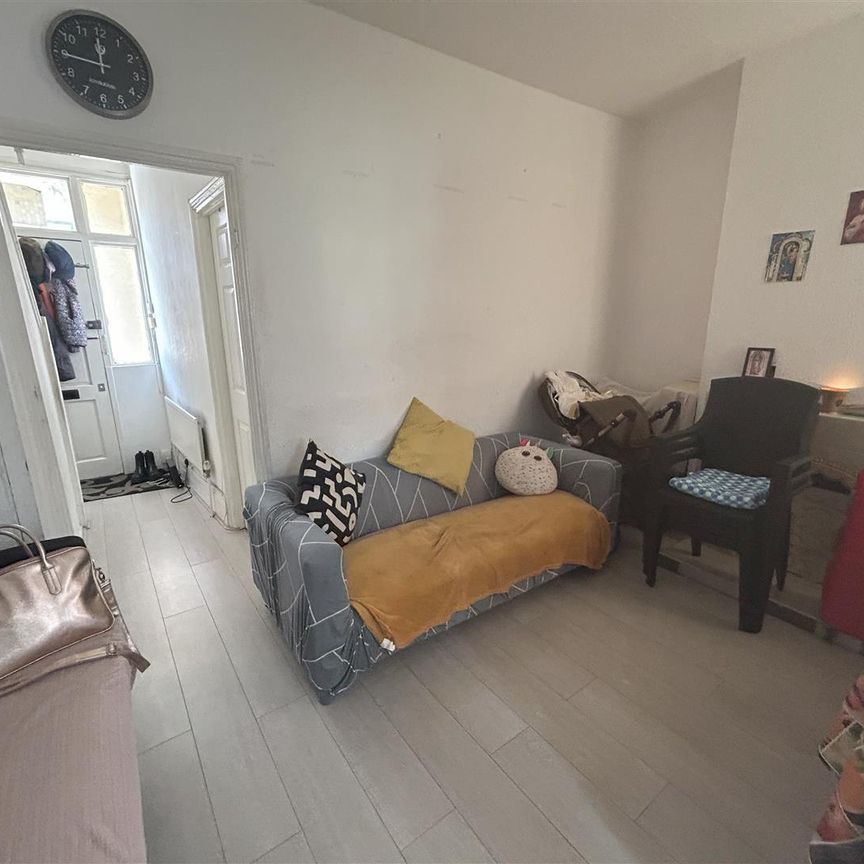 2 bedroom house to let - Photo 1