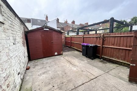 Queen Street - Photo 2