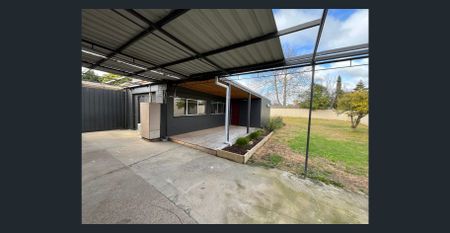 Spacious Family Home - Photo 3