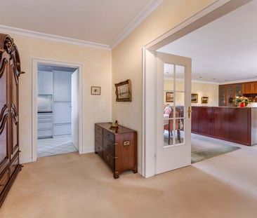 Ruhiges Wohnen mit Kamin in zentraler Lage - Photo 2