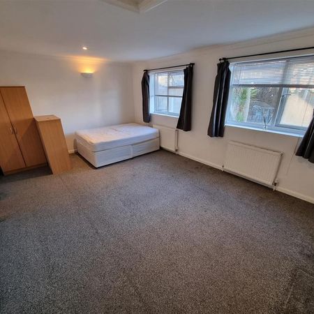 Studio to rent - Photo 4