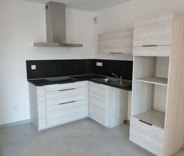 Location Appartement 3 pièces 67m² - Photo 3