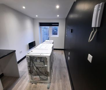 Studio Flat, Whittlesea Road, HA3 - Photo 1