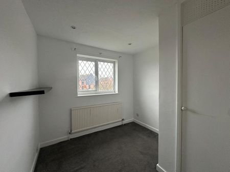 3 bedroom end of terrace house to rent - Photo 3