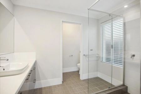 9 Chambered Way, Jindalee. - Photo 3