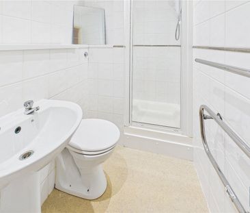 Central Park Towers, 28 Central Park Avenue, Plymouth, Devon, PL4 - Photo 2