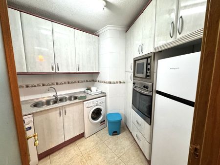 Apartamento en Benidorm, Playa Levante-Centro, alquiler - Photo 2