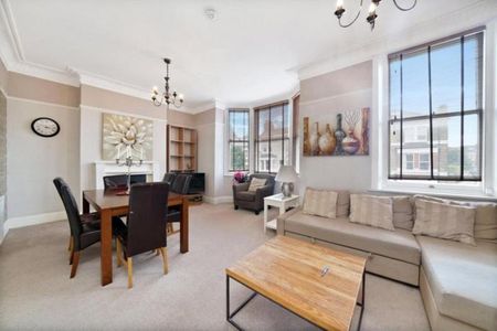 Spacious two double bedroom property in a beautiful period coversion - Photo 4