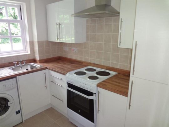 2 bedroom flat to rent - Photo 1