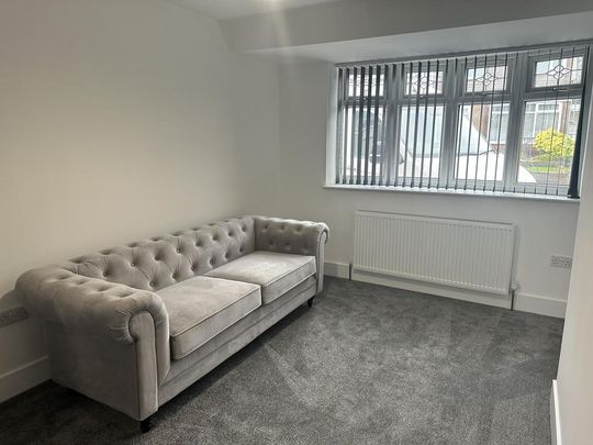 5 bedroom semi-detached house to rent - Photo 1