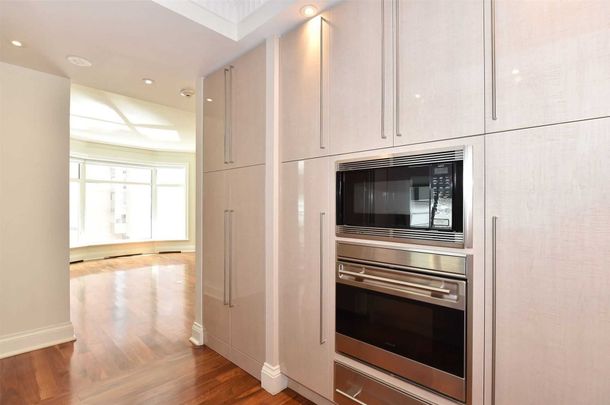 For Lease - 1 St. Thomas Street Unit# 6D, Toronto, Ontario - Photo 1