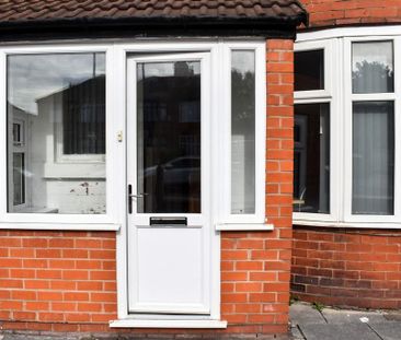 4 bedroom semi-detached house to rent - Photo 2