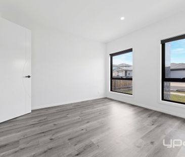 5 BEDROOM FAMILY HOME - Photo 5