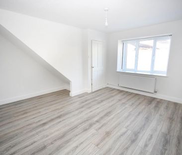 2 bedroom semi-detached house to rent - Photo 4