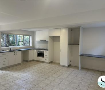 Charming & Private 2-Bedroom Retreat - Photo 3