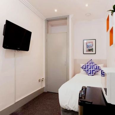 Inviting residence close to Moore Park, Sydney - Photo 1