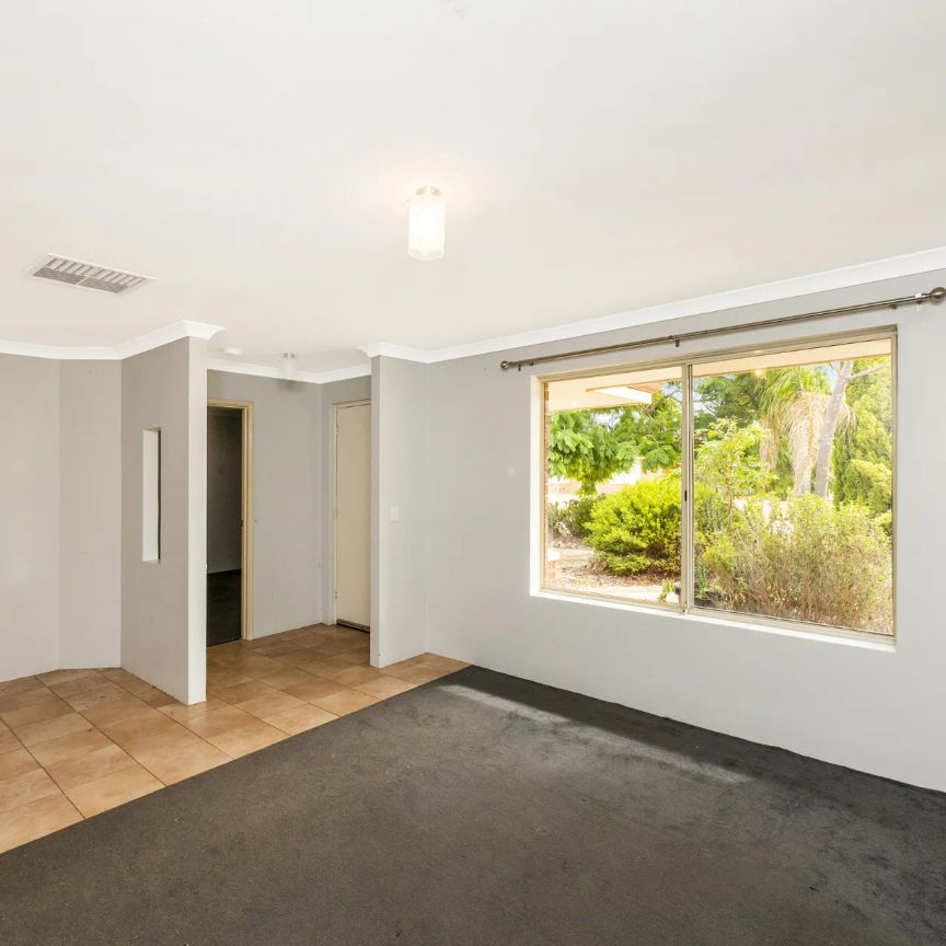 Well maintained home in beautiful Greenfields. - Photo 1