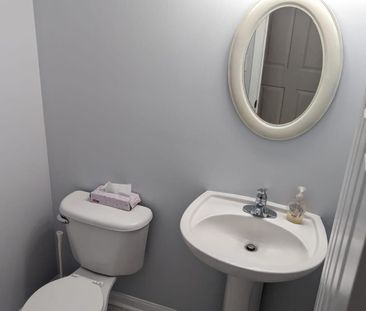 For Lease - 7149 Sunthorpe Lane Unit# (UPPER), Mississauga, Ontario - Photo 1