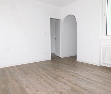 Gemütliche 3-Zi.-EG-Whg. mit sonniger Loggia - Foto 1