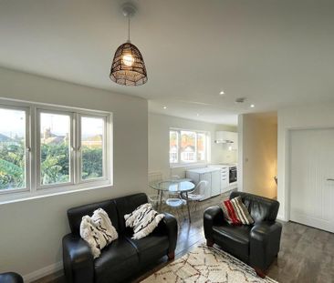 1 bedroom in a flat share to rent - Photo 1