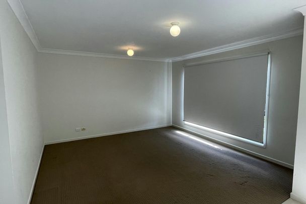 8 Keys Place, Dalby QLD 4405 - Photo 1