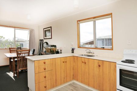 2 Bedroom Town house - Photo 2