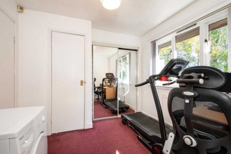 Price £895 pcm - Available Now - Unfurnished - Photo 4