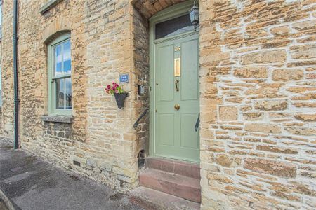 3 bedroom terraced house to rent - Photo 2
